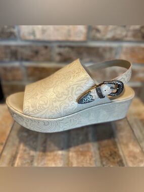Matisse Embossed Slingback Platform Sandals